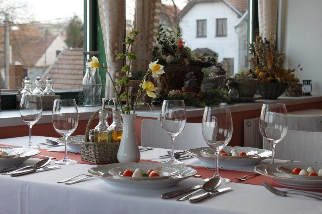 Hotel Vinohrad Milotice ภายนอก รูปภาพ