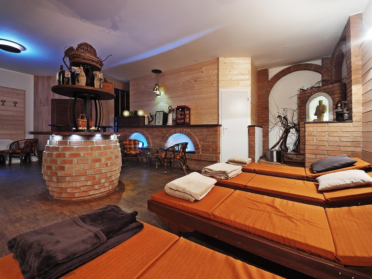 Hotel Vinohrad Milotice ภายนอก รูปภาพ